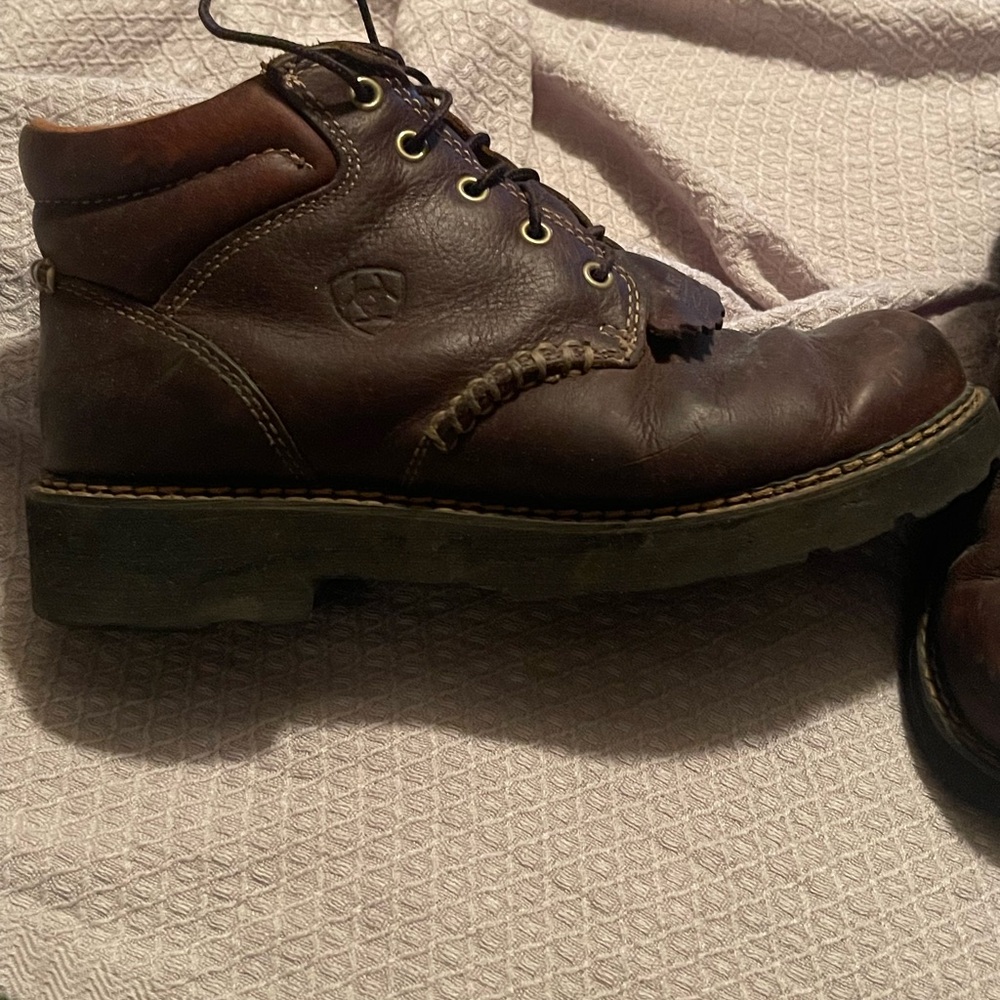 All leather Ariat women’s work boots. Size 8.5 worn but still in great shape!